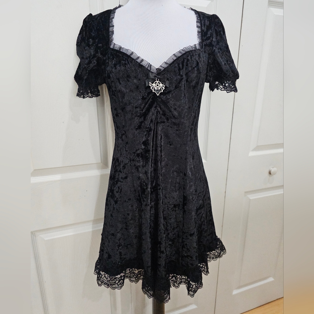 Dolls Kill The Grave Girls Goth Sweeter Than Midnight Black Velvet Mini Dress S